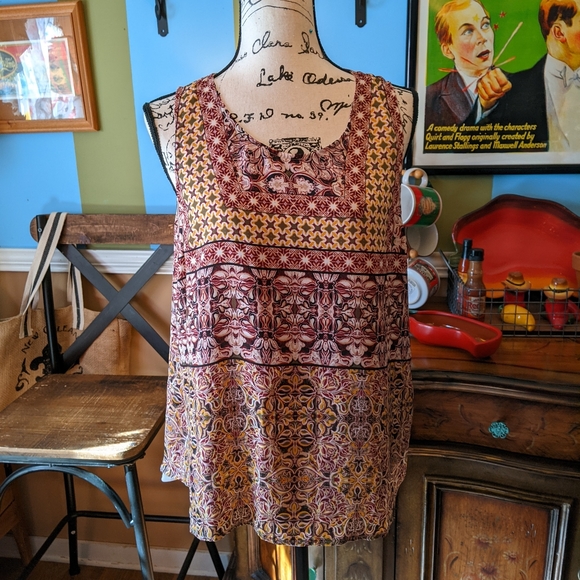 Fourteenth place sleeveless blouse - Picture 1 of 10